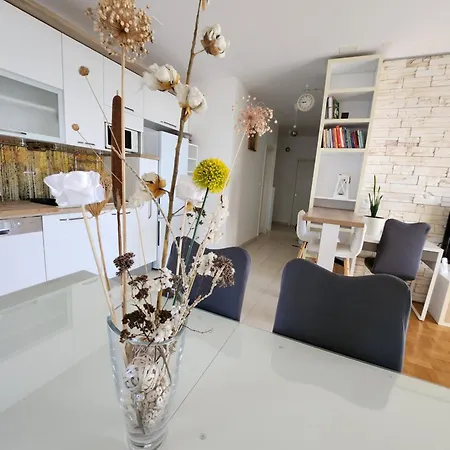 Apartman Maneo With Free Parking In Garage