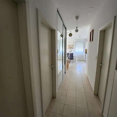 Maneo With Free Parking In Garage Apartman *
