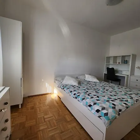 Maneo With Free Parking In Garage Apartman *