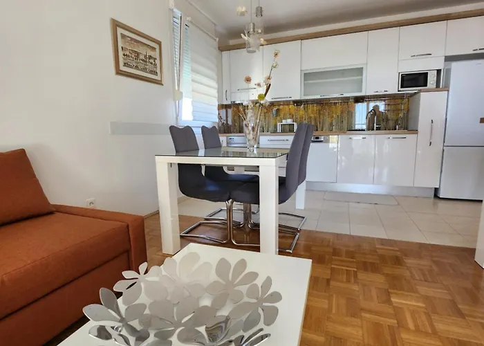 Apartment Maneo *