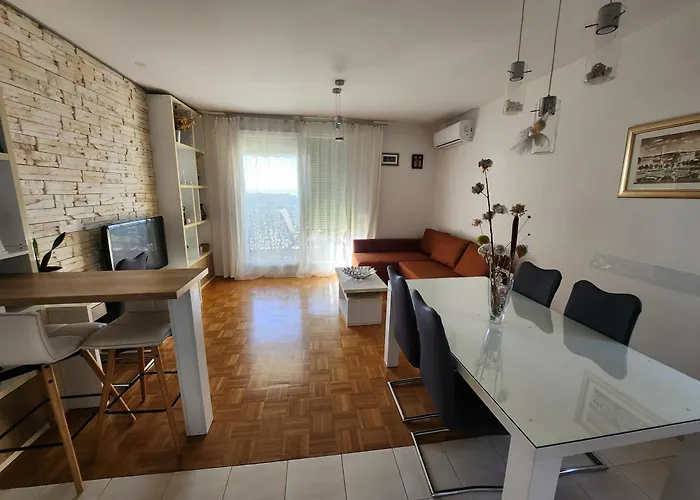 Maneo Apartment *