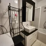 Maneo With Free Parking In Garage Apartmán Split