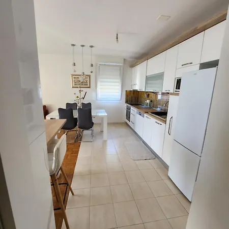 Apartment Maneo With Free Parking In Garage